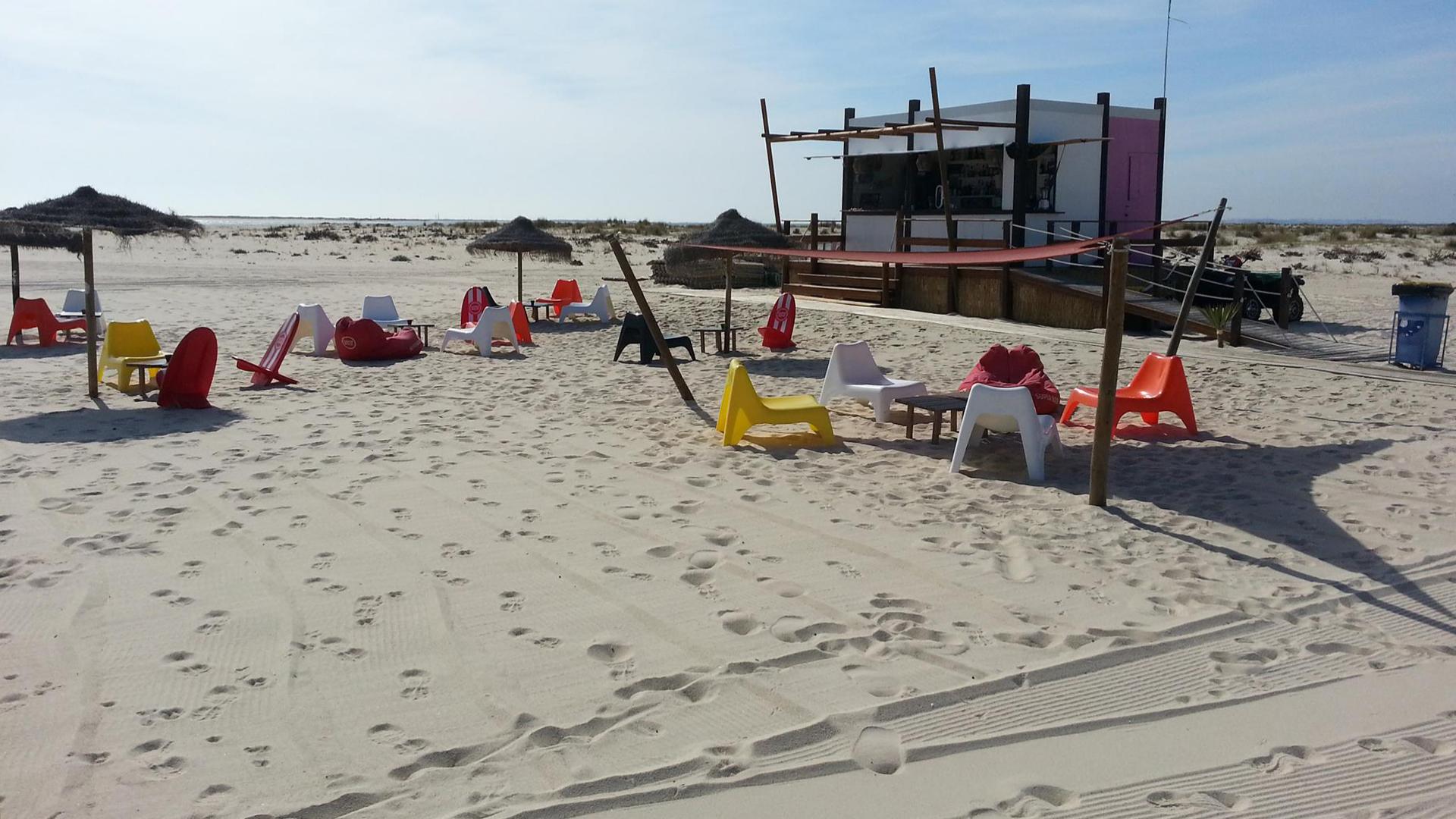 Camaleão na Ilha da Armona, Algarve: O melhor bar de praia da Europa