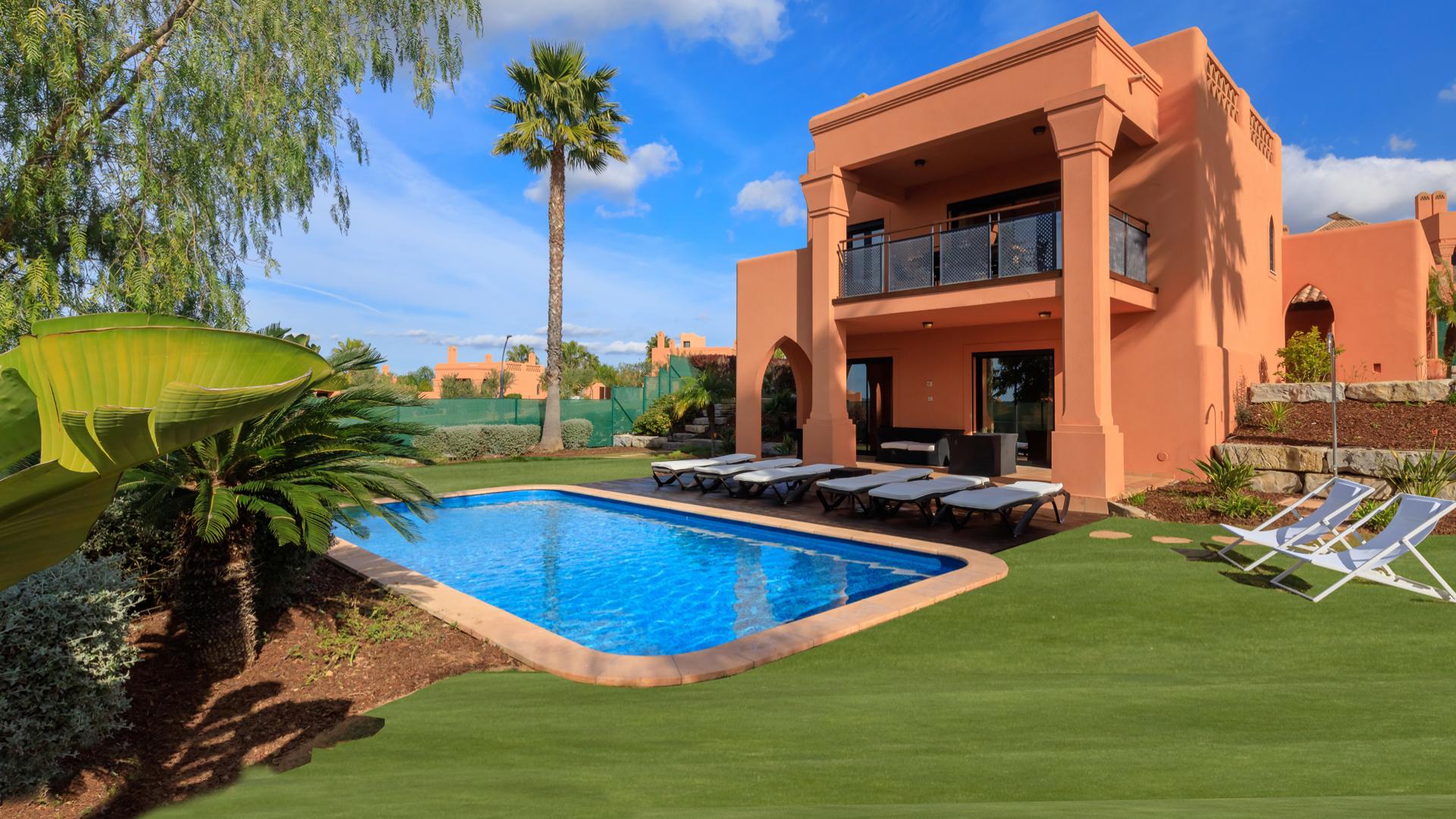 Nova moradia modelo pronta a habitar