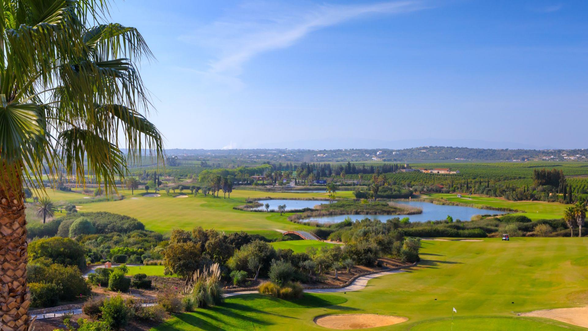 Rencontrez l'un des 30 meilleurs complexes de golf d'Europe